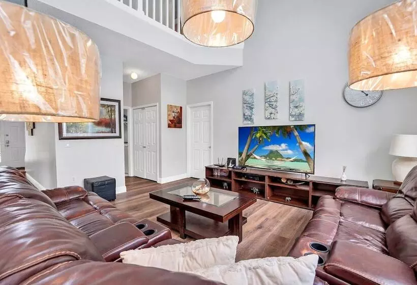 Huge And Modern Home, Only 12 Miles From Disney! #6wr338