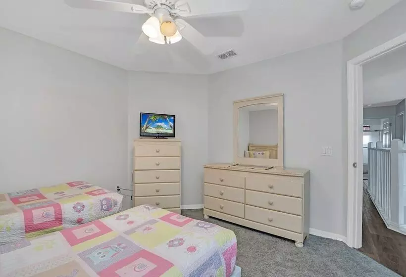 Huge And Modern Home, Only 12 Miles From Disney! #6wr338