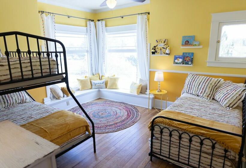 بنسيون Honey Bee Manor