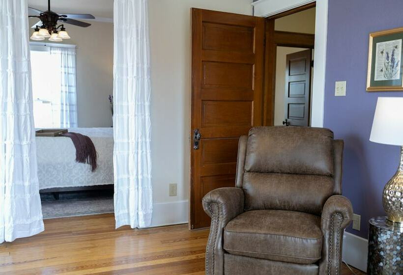 بنسيون Honey Bee Manor