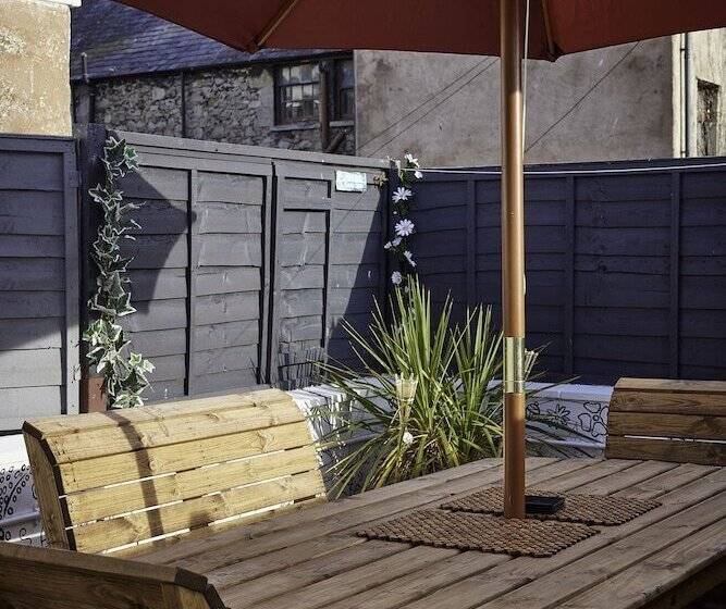 Violets Wonderland Cottage