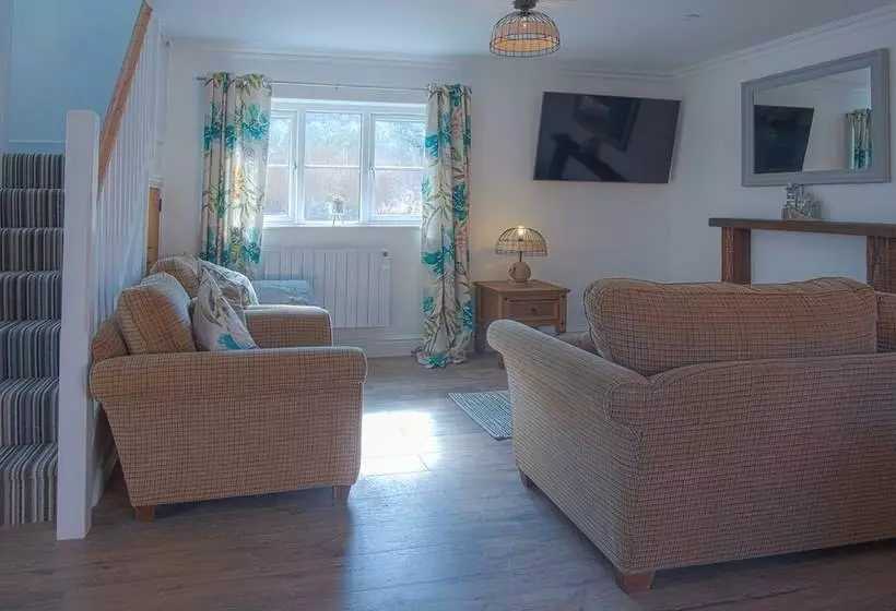 Glebe Cottage   St Florence