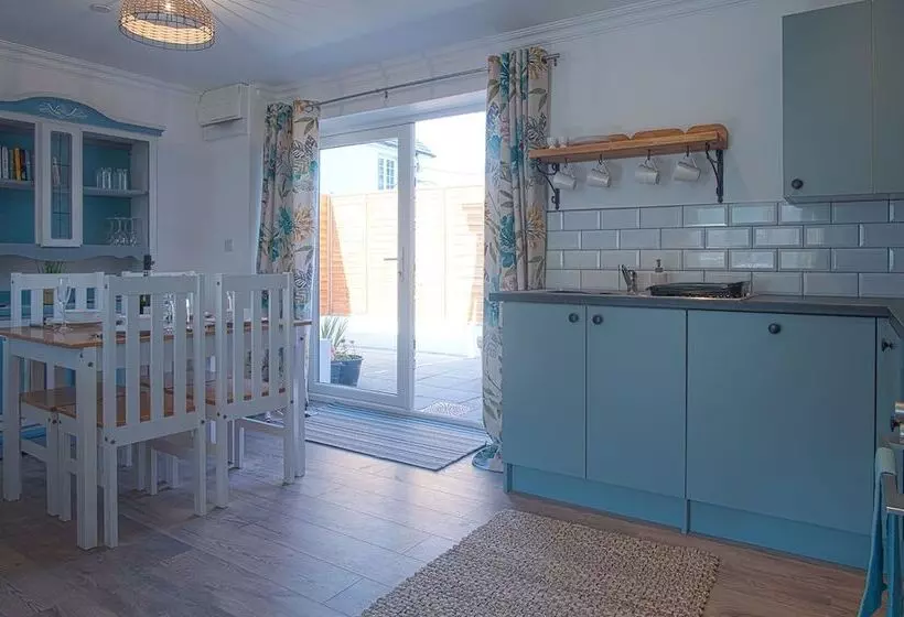 Glebe Cottage   St Florence