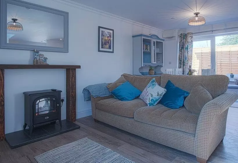 Glebe Cottage   St Florence