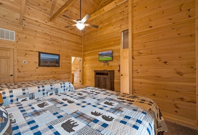 Bear Necessities   3 Bedrooms, 3 Baths, Sleeps 10 3 Cabin By Redawning