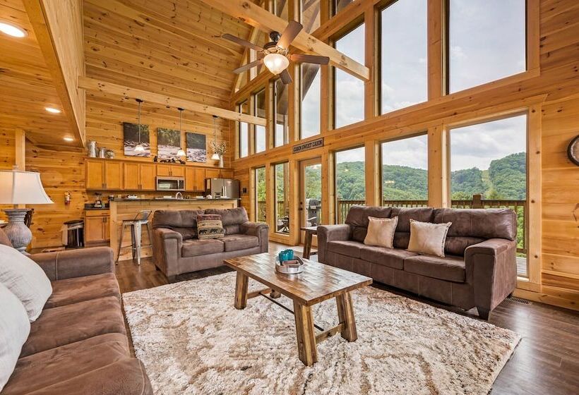 Bear Necessities   3 Bedrooms, 3 Baths, Sleeps 10 3 Cabin By Redawning