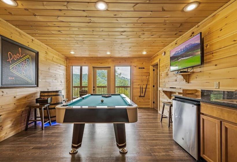 Bear Necessities   3 Bedrooms, 3 Baths, Sleeps 10 3 Cabin By Redawning