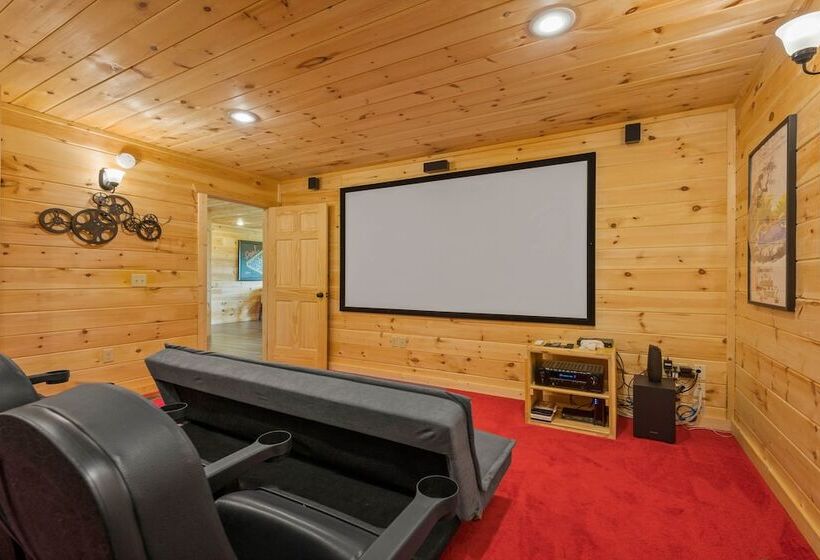 Bear Necessities   3 Bedrooms, 3 Baths, Sleeps 10 3 Cabin By Redawning