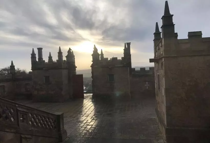 Cosy Cottage Sleeps 6 Suit Families, Contractors, Couples