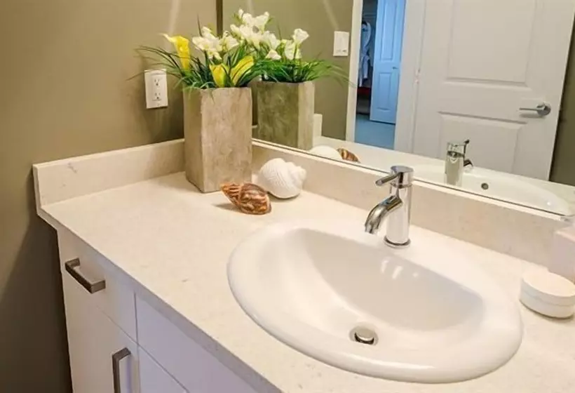 Yellowstone River Suites