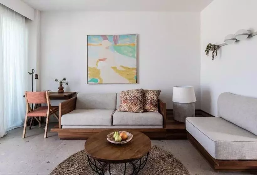 Hotelli Alero Seaside Skyros Resort