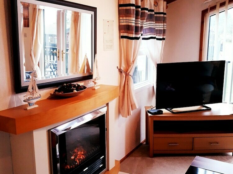 펜션 Killigarth Lodge