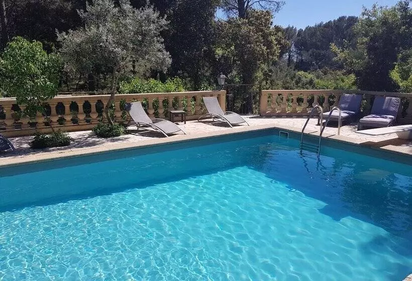 Lomakeskus Le Domaine D Alezen