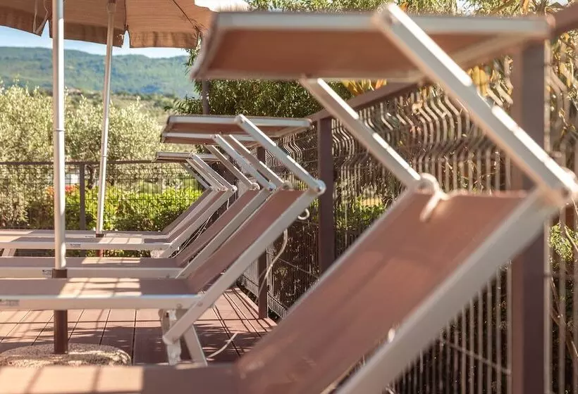 B&b La Mortella With Pool