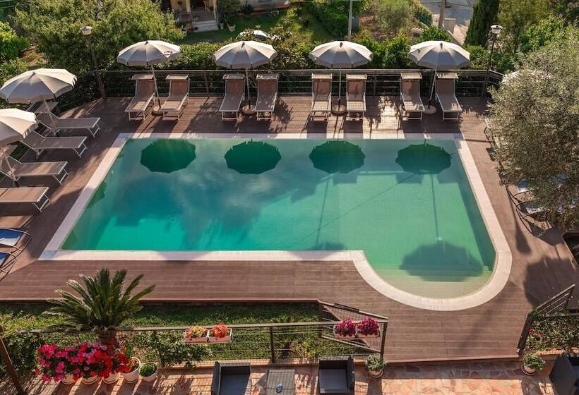 B&b La Mortella With Pool