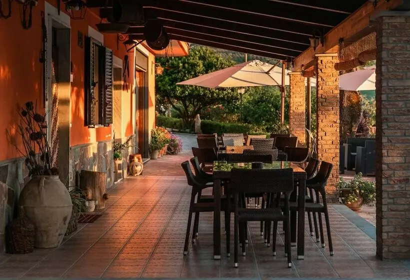 B&b La Mortella With Pool