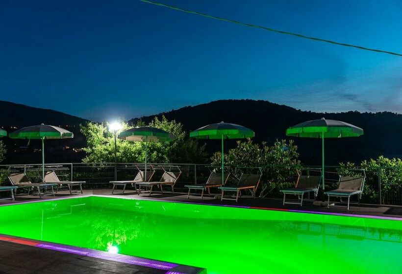 B&b La Mortella With Pool