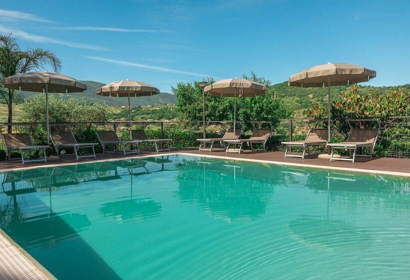 B&b La Mortella With Pool