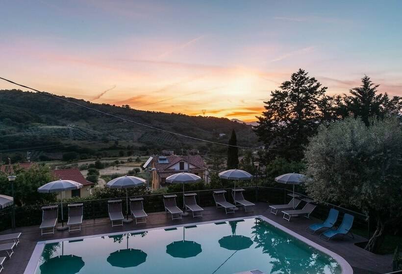 B&b La Mortella With Pool