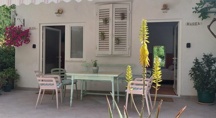 Hotel Studio Apartments Roza A Charming Oasis In The Centre Of Makarska