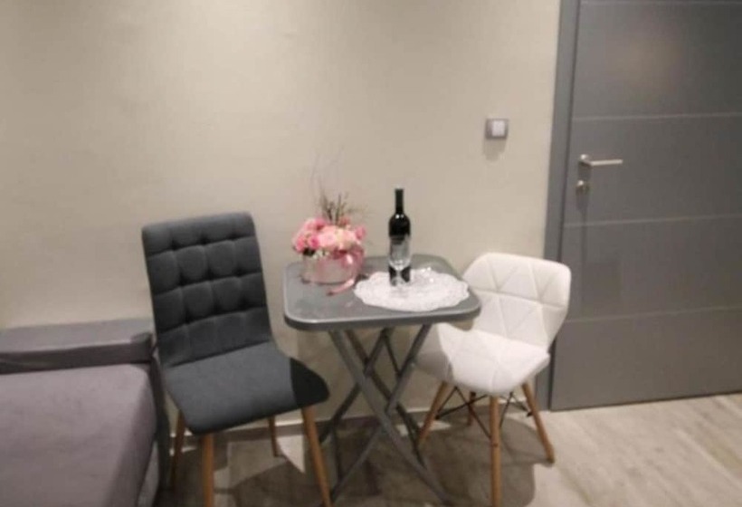 پانسیون Alessio Premium Rooms   Trippleroom 1