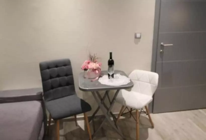 Majatalo Alessio Premium Rooms   Trippleroom 1