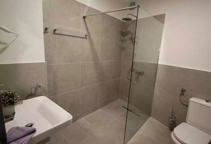 Majatalo Alessio Premium Rooms   Trippleroom 1