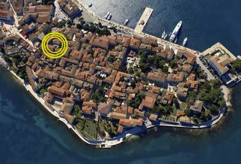 Majatalo Alessio Premium Rooms   Trippleroom 1