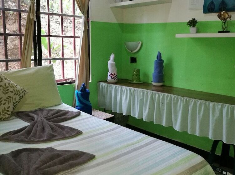 پانسیون Manuel Antonio Comfort Casa Macaow