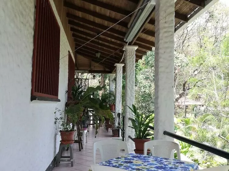 پانسیون Manuel Antonio Comfort Casa Macaow