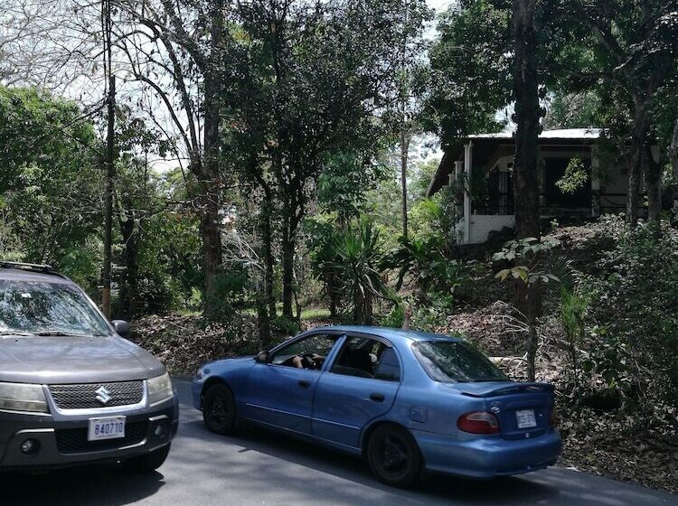 پانسیون Manuel Antonio Comfort Casa Macaow