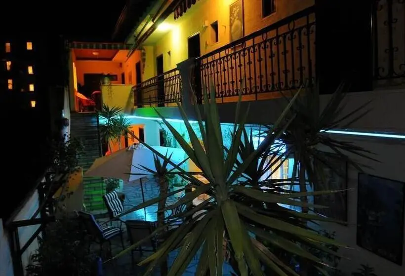 Majatalo Welcome To Hotel ,,petunia,, In Neos Marmaras,xalkidiki ,greece,in Para18dise