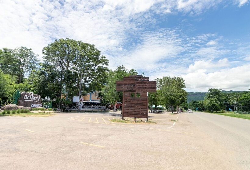 בית מלון כפרי Capital O 1110 Khaoyai Cowboy City Resort