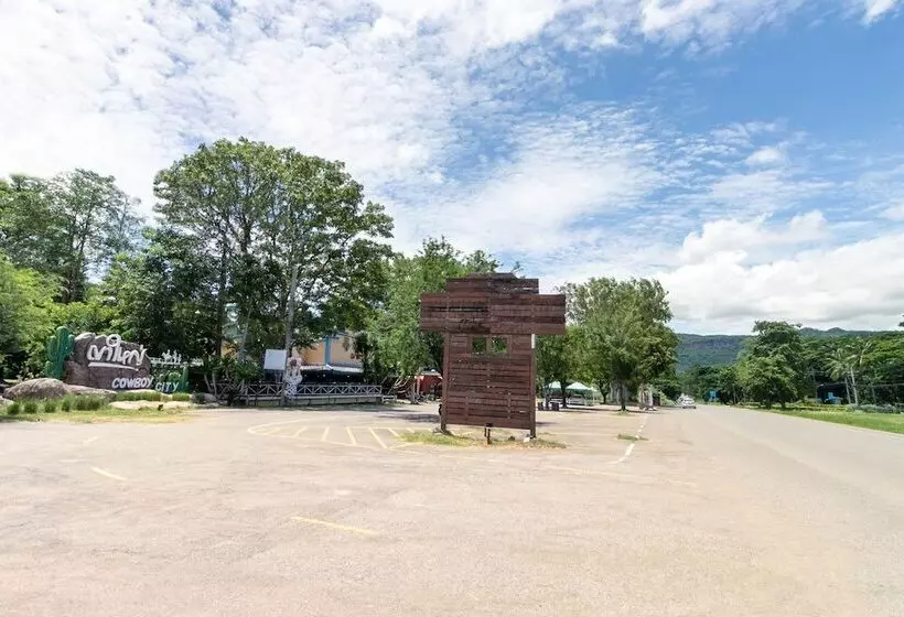 Hotelli Capital O 1110 Khaoyai Cowboy City Resort