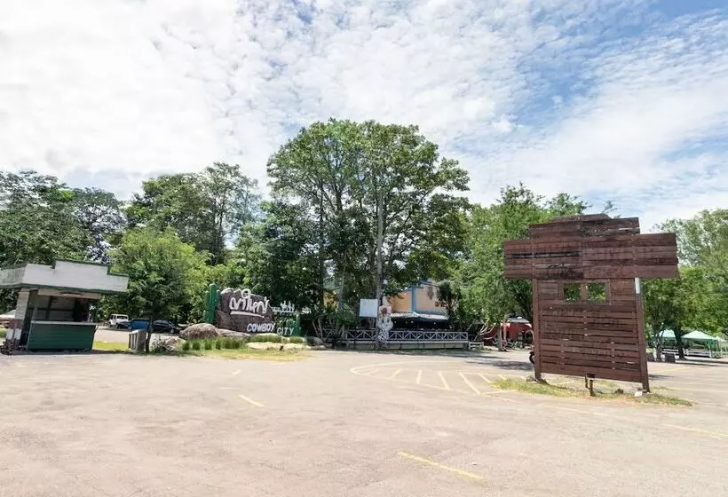 Hotelli Capital O 1110 Khaoyai Cowboy City Resort