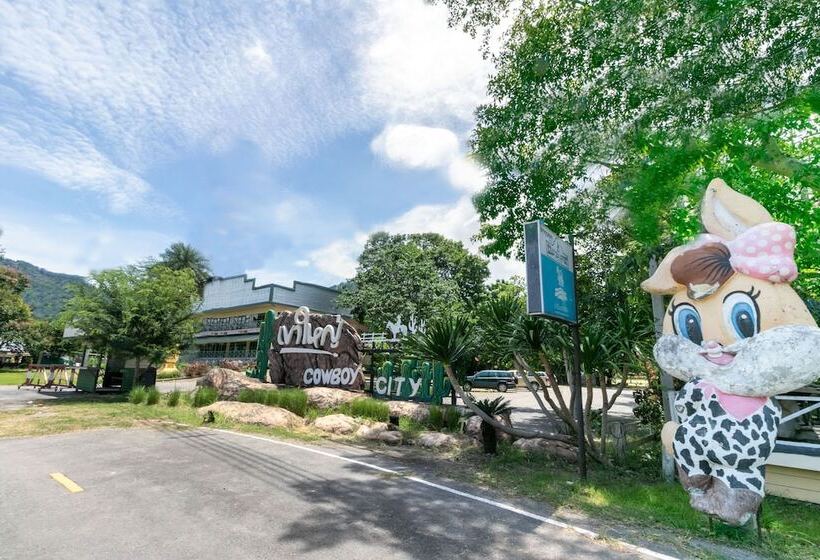 בית מלון כפרי Capital O 1110 Khaoyai Cowboy City Resort