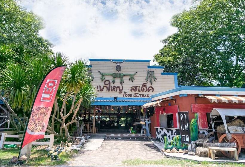 בית מלון כפרי Capital O 1110 Khaoyai Cowboy City Resort