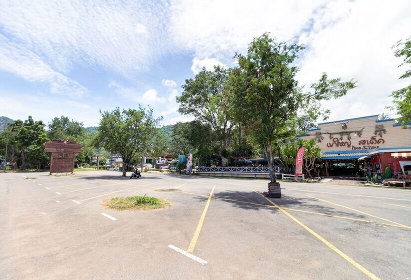 בית מלון כפרי Capital O 1110 Khaoyai Cowboy City Resort