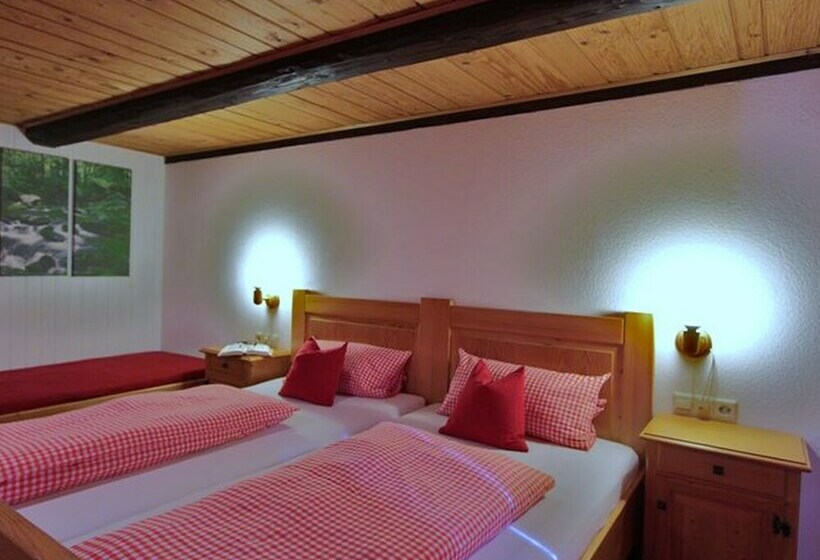 Kır Oteli Biobetrieb Lippenhof