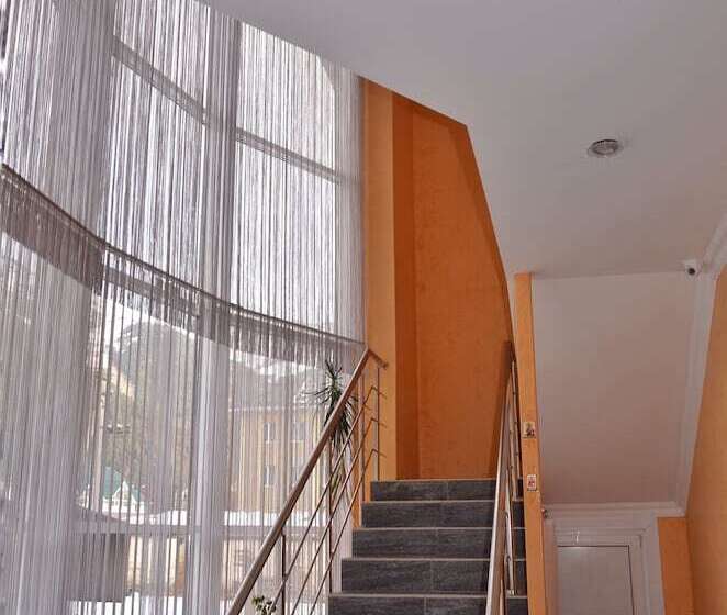 ペンション Guest House Versal