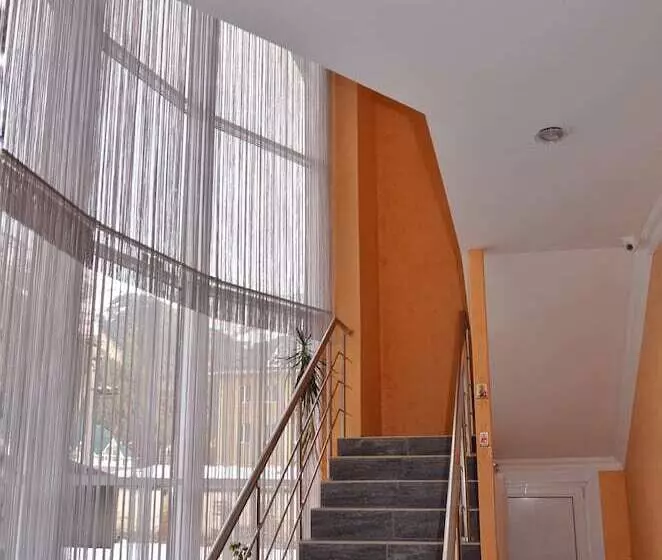 پانسیون Guest House Versal