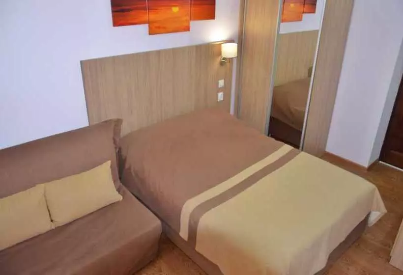 پانسیون Guest House Versal