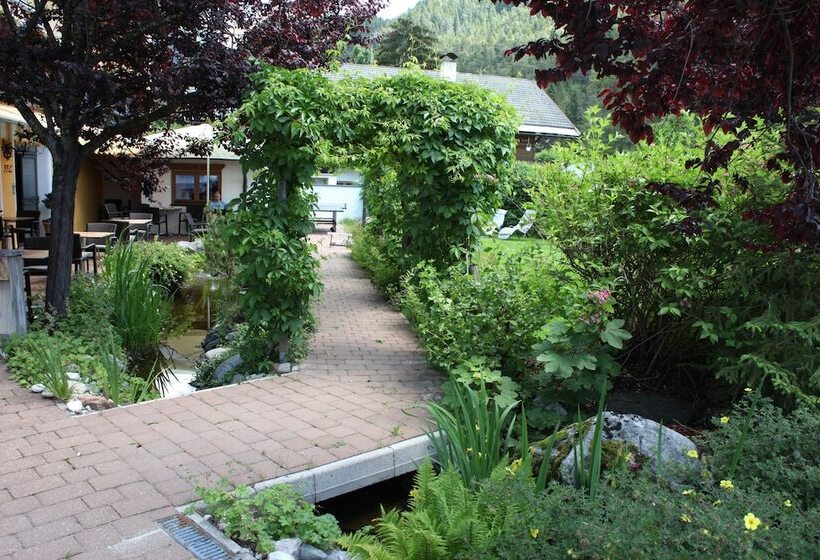 مبيت وإفطار Activ Pension Bergfrieden