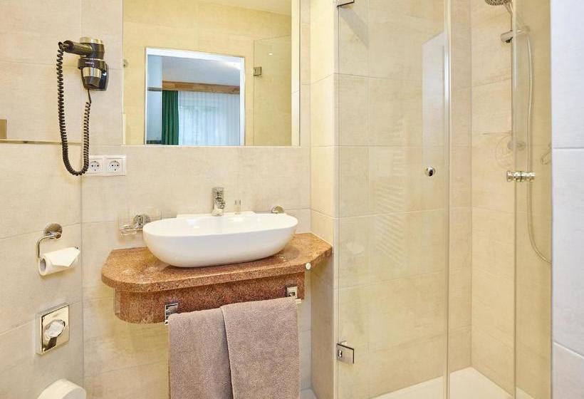 تختخواب و صبحانه Apart Landhaus Gstrein