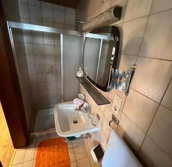 Aamiaismajoitus (B&B) Pension Aloisl`s Harmonie