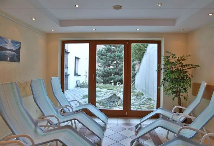 تختخواب و صبحانه Pension Neururer