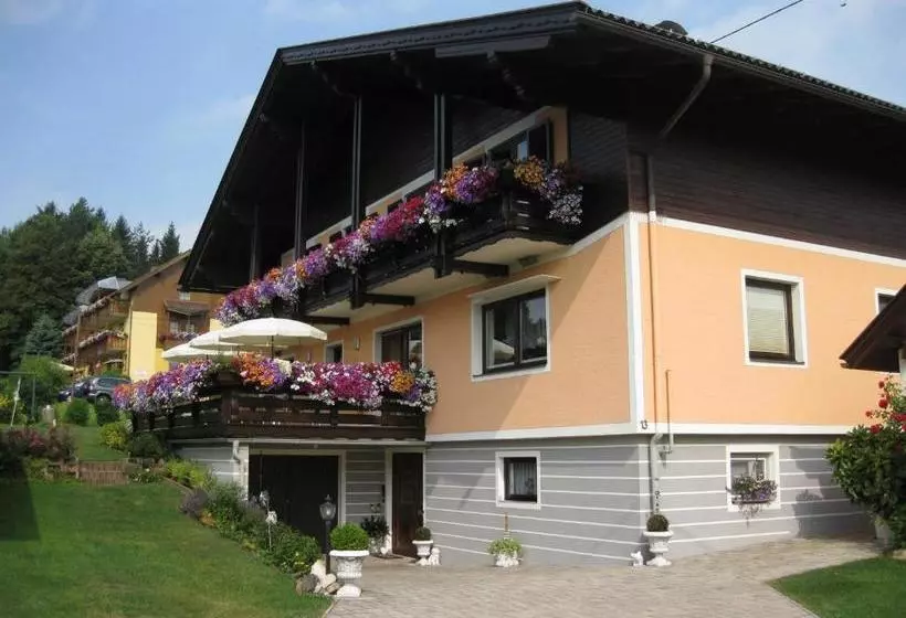 Bed and Breakfast Gästehaus Stroitz