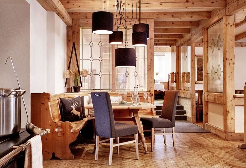 Отель Der Grüne Baum Mountain Boutique