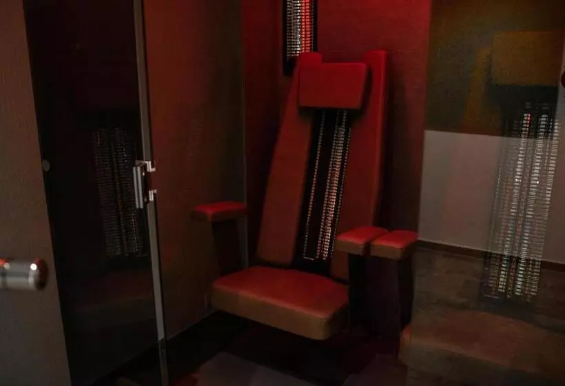 Отель Edelweiss