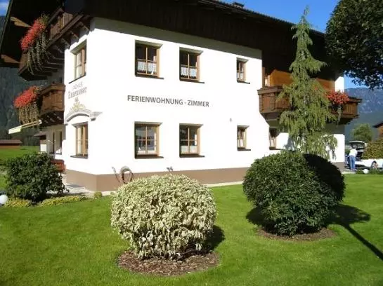 Ennemoser, Landhaus